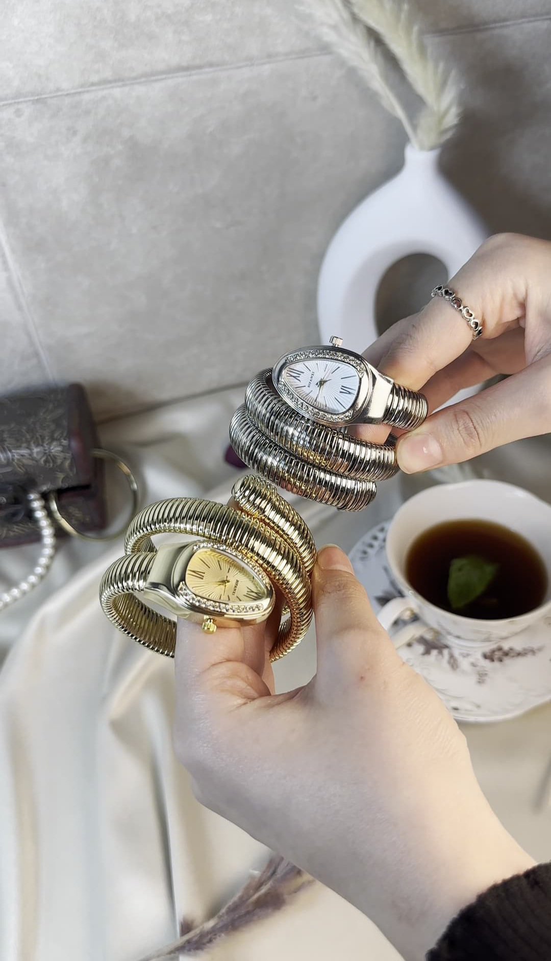 ساعة الافعى